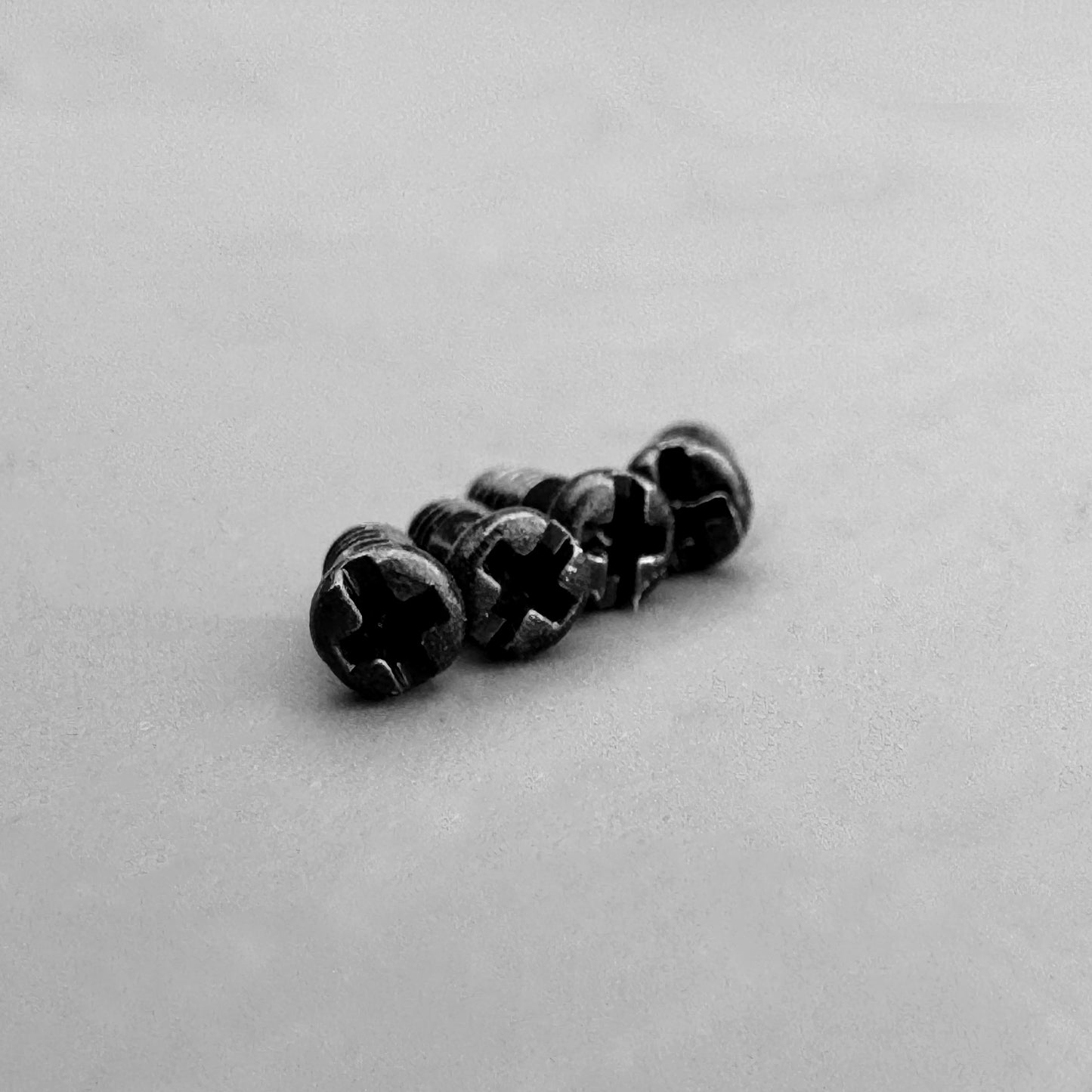 4 pcs Screws For Ray Ban B3647N Round Double Bridge, RB3025, RB3026 Aviator RB3136 Caravan Temple Sunglasses Screw